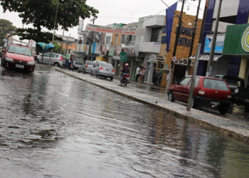 Menos de meia hora de temporal, volume de chuvas foi o maior dos últimos tempos