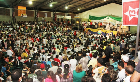 Assis (PT) e Alex ( PMDB) são homologados candidatos a prefeito e vice, em Ginásio super lotado