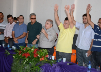 Izaque Júnior se filia ao PMDB e Nafitel e Izaquinho são apresentados como pré-candidatos a prefeito e vice