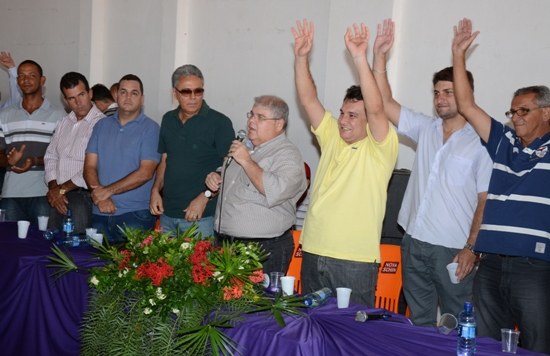 Izaque Júnior se filia ao PMDB e Nafitel e Izaquinho são apresentados como pré-candidatos a prefeito e vice