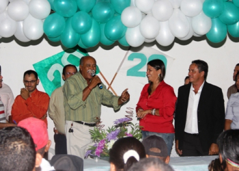 Queimadas: ex-prefeito Maurinho no dia de seu aniversário lança sua filha Bárbara candidata a prefeita