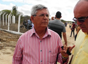 Monte Santo I – Rui Costa anuncia ação de governo que vai levar água a oito mil pessoas