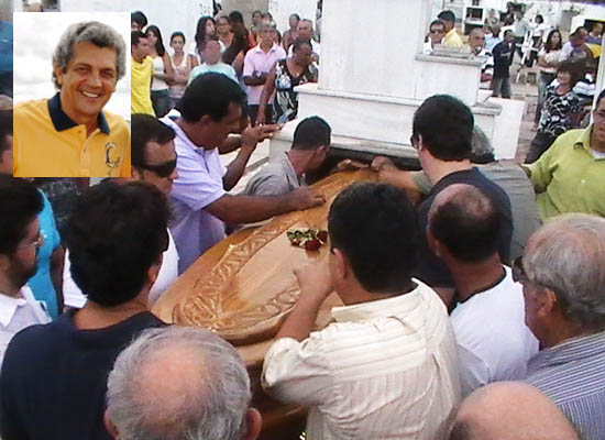 Sepultado em Valente, o corpo do ex-prefeito “Edinho Grande”