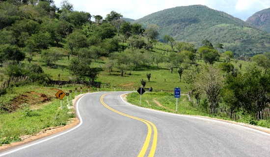 Governador Jaques Wagner e vice Otto Alencar elogiam a Leão Engenharia pelas obras realizadas no estado