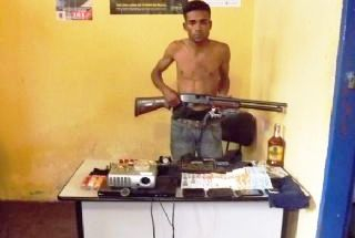 Um dos integrantes do bando que tomou Fiat Uno de assalto em Barrocas está preso