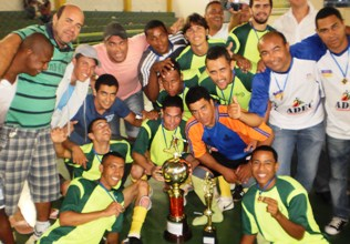 ADEC/Coité conquista título regional de futsal em Retirolândia