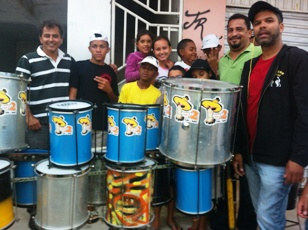 Baião Solidário faz entrega de instrumentos musicais ao Batuque Social