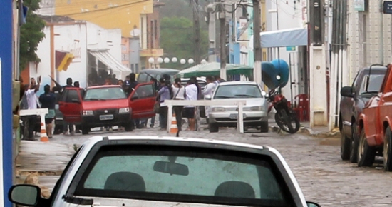 Agência do Bradesco de Tapiramutá é assaltada e quatro pessoas foram levadas como refém