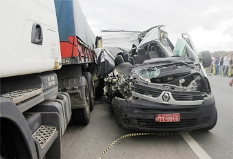 Tragédia na BR 324- Nove, dos dez corpos já foram identificados e liberados pelo IML