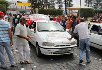 Valdemí de Assis é acusado por possivéis correligionários do prefeito de agredir um cidadão