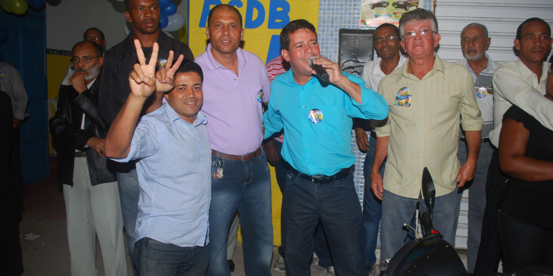 Multidão prestigia inauguração do comitê de Carlos Germano em São Gonçalo dos Campos