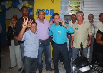 Multidão prestigia inauguração do comitê de Carlos Germano em São Gonçalo dos Campos