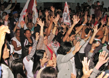 Coité: Comunidade de Tabuleiro recebe visita de Renato