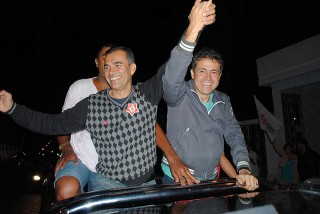 Assis e Alex ouvem apelo, levam propostas e desmentem mais uma mentira nos bairros Sonho Meu e Fluminense