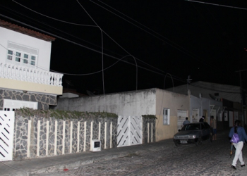 Coité: rede de alta tensão se rompe e provoca apagão em grande área do centro da cidade