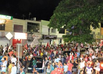 A melhor segunda-feira do mundo fez a temperatura subir. E a galera de Coité foi às ruas para mostra que Renato é o prefeito que todos querem