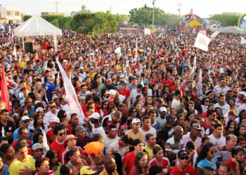 Multidão jamais vista em Bandiaçu e mega carreata marcam o domingo de Assis e Alex