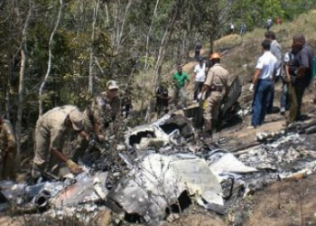 Helicóptero do deputado Ronaldo Carletto cai no sul da Bahia e mata piloto