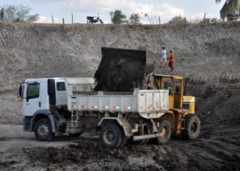 Prefeito Agnaldo inicia governo com limpeza de barragens com recursos proprios