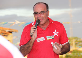 Mesmo sem desobedecer ordem judicial Valdemi de Assis tem multa aumentada em 10 vezes caso suba em palanque em Coité