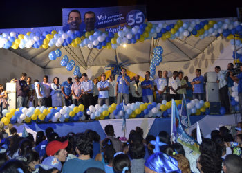 Comício histórico encerra campanha de Dr. André para prefeito de Retirolândia