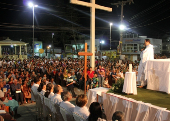 Com celebração de missa campal e procissão, é aberto o Ano da Fé em Coité