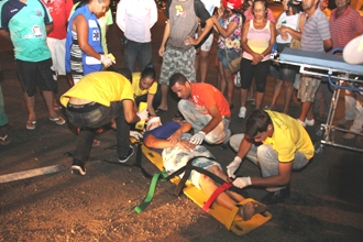 Coité – Mãe e filho ficam feridos depois de se envolverem em acidente no contorno da Av Luiz Eduardo