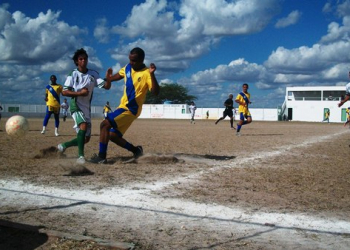 Muitos gols marcaram a abertura do Campeonato José Nery neste domingo