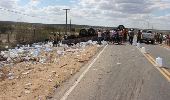 capotamento de caminhão - sta rosa.3