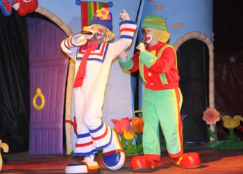 Patati Patatá leva alegria a criançada na primeira apresentação em Coité