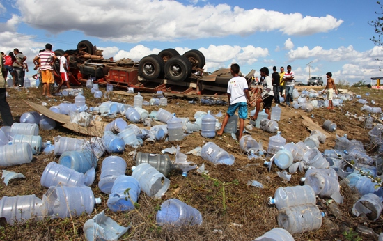 tombamento de caminhão