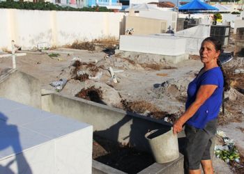 Coiteenses preparam túmulos para a visitação do Dia de Finados