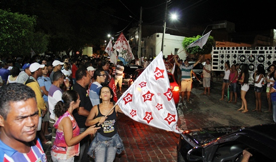 Pestistas vão as ruas e revivem a vitória de 7 de outubro