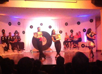 Vídeo: Espetáculo de dança em Coité traz de volta o musical Grease nos tempos da brilhantina