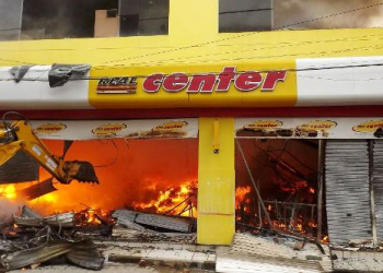 Loja Real Center em Gandu é destruída pelo fogo