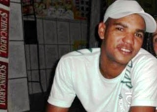 Motociclista é morto por caminhonete quando estava parado em acostamento da BR 116, em Santa Bárbara