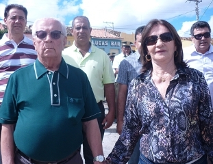 Atirador mata prefeito de Jussiape, esposa, gerente da EMBASA, fere PM e também é morto