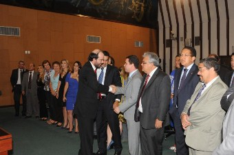 Em clima de emoção, nome de Gildásio é aprovado para TCE