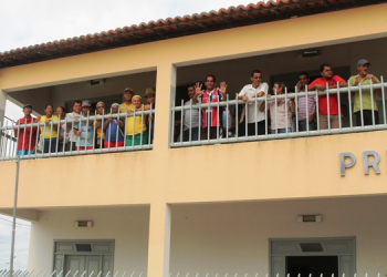 Servidores públicos de Retirolândia voltam a ocupar Prefeitura para cobrar o 13º