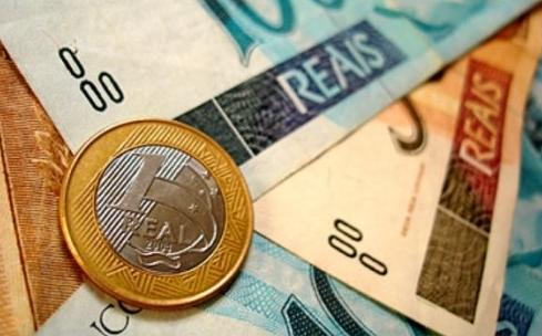 Ministra Gleisi Hoffmann anuncia valor do salário mínimo para 2013