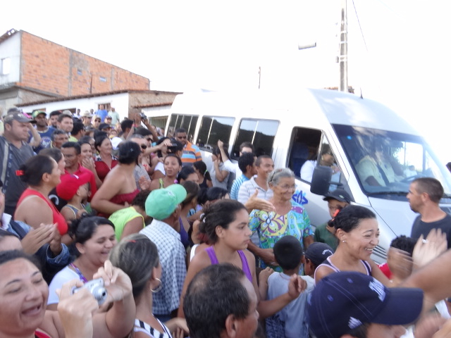 Silvânia e seus cinco filhos chegaram a Monte Santo nesta quarta,19