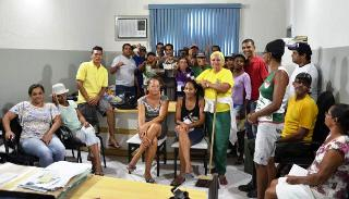 Retirolandia: funcionários públicos protestam contra atraso de salário