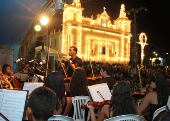 Coité: Orquestra Santo Antônio faz apresentação na Noite Cultural da Festa da Padroeira