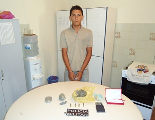 Mototaxista é preso acusado de tráfico de drogas