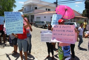 protesto contra Amado Cunha