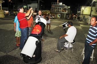 As vésperas do “fim do mundo” astrônomo fatura em praça publica de Coité