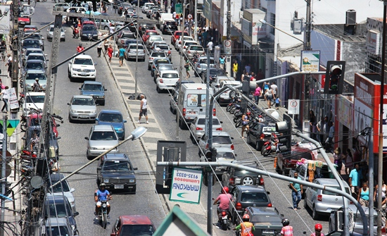 Conceição do Coité viveu um dia atípico. O trânsito engarrafou nesta segunda-feira