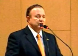 Campo Formoso: Prefeito renuncia antes de julgamento de processo