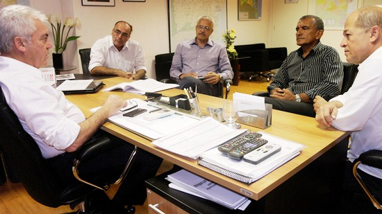 Acesso a Coité via Riachão do Jacuípe será duplicado, garante Otto Alencar