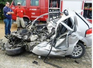 Acidente na BR-101 deixa uma pessoa morta